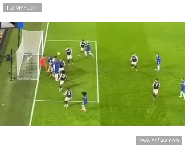 恩佐 vs 德保罗:阿根廷中场搭档的战术角色与适配性解析 恩佐 vs 德保罗:阿根廷中场搭档的战术角色与适配性解析